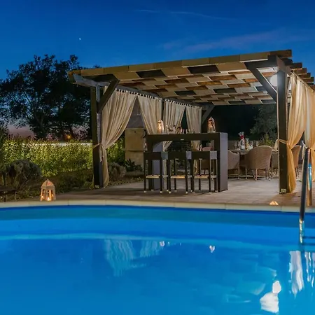 Four Bedroom Horizon Villa Zára