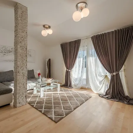 Вілла Four Bedroom Horizon