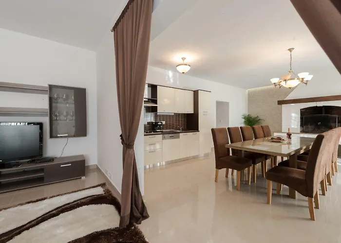 Four Bedroom Horizon Villa *